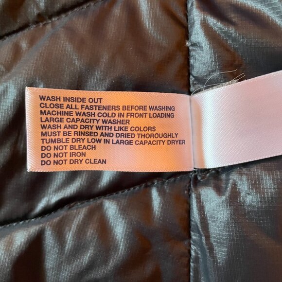 Gap Down Puffer Black Adjustable Collar Zip Cuffs Zip and Snap Closure Size XS - Picture 15 of 15